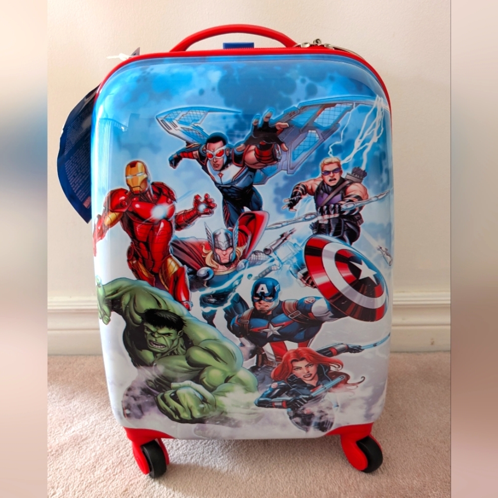 Marvel Avengers Rolling Hard shell Suitcase 18 inch - NEW with tags